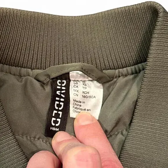 H&M Women's Green Cropped Puffer Bomber Jacket sz XS - Picture 3 of 6